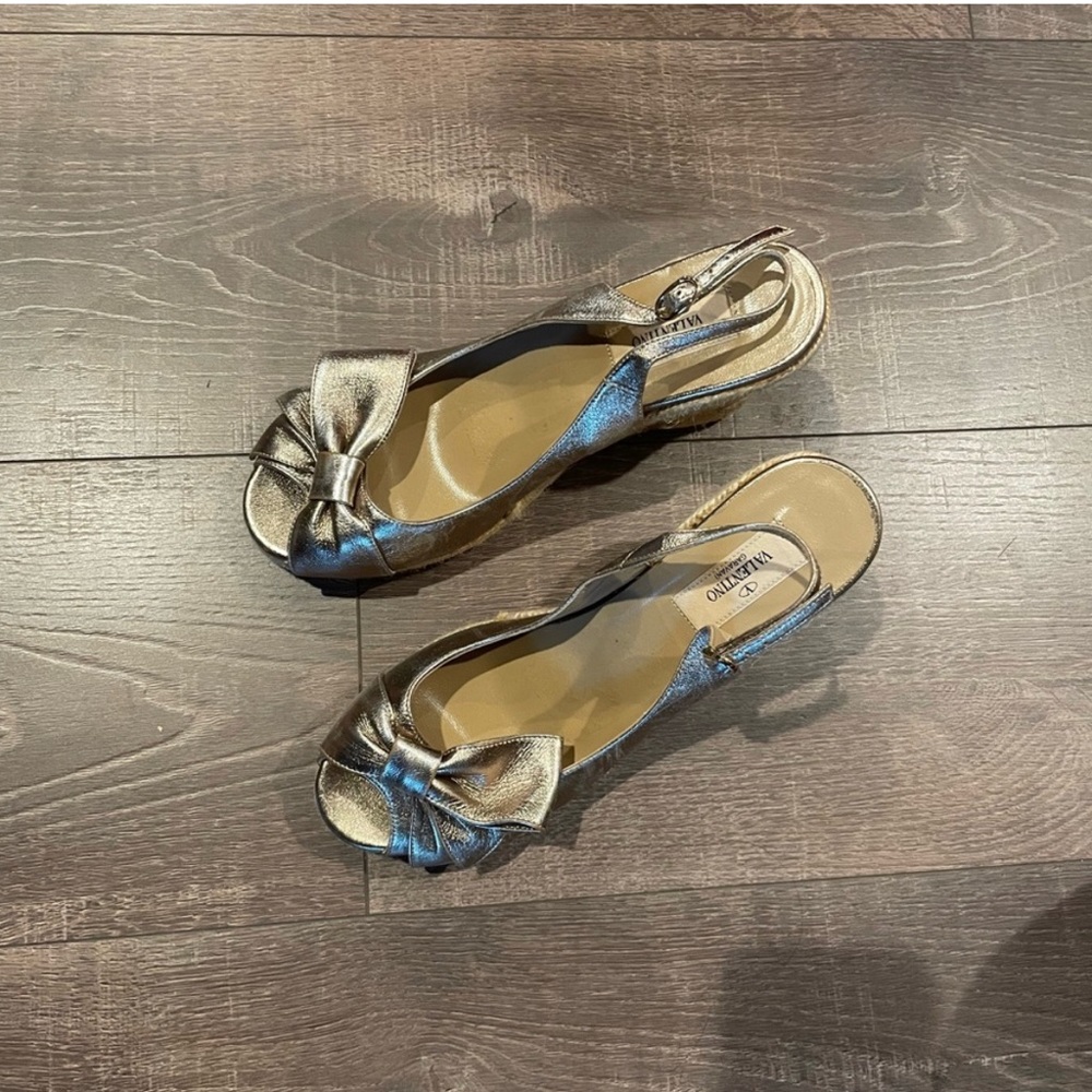 Valentino Metallic Leather Bow Espadrille Slide, Gold